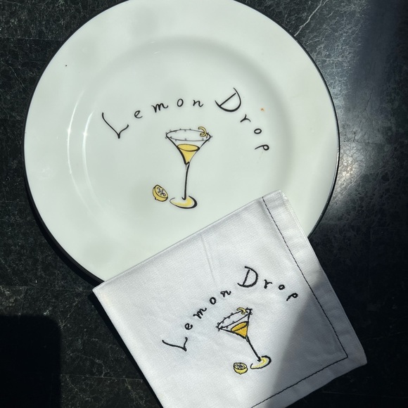 🍸✨Pottery Barn Martini Cocktail Plate & Cotton Napkin Set - Picture 3 of 10